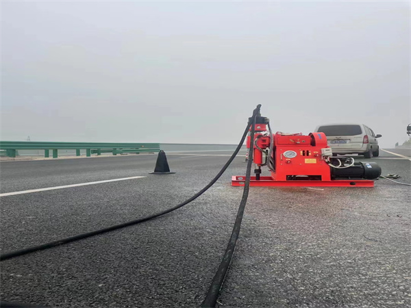 科尔沁马路路基路面开裂下沉注浆加固灌浆