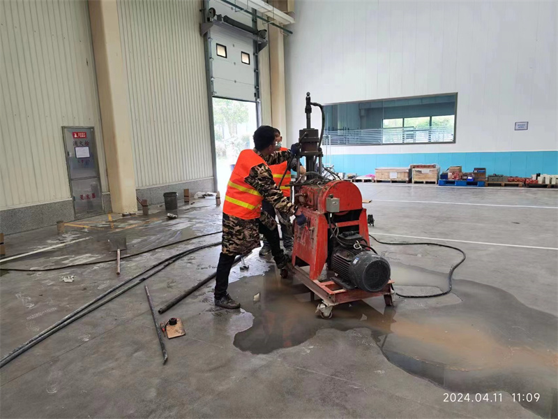 科尔沁厂房地面下沉塌陷注浆加固施工